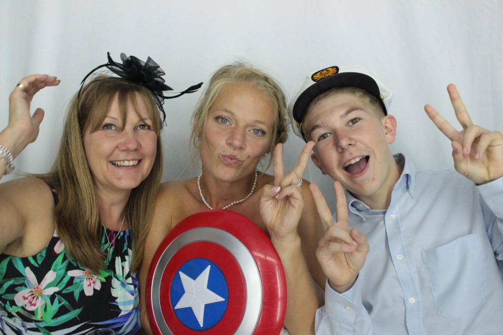 Laura & Oliver | View more photos from the event at gallery.myphotoboothexperience.co.uk/u/MyPhotoBoothExperienceLtd/Laura-Oliver